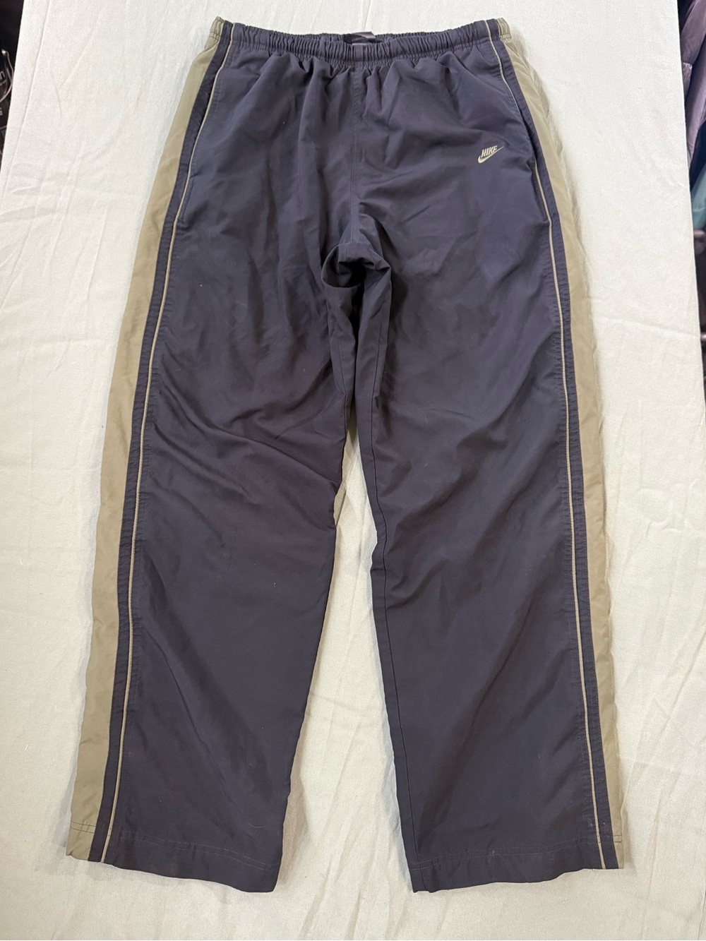 Men's Vintage 2000's Nike Track Pants L Y2K